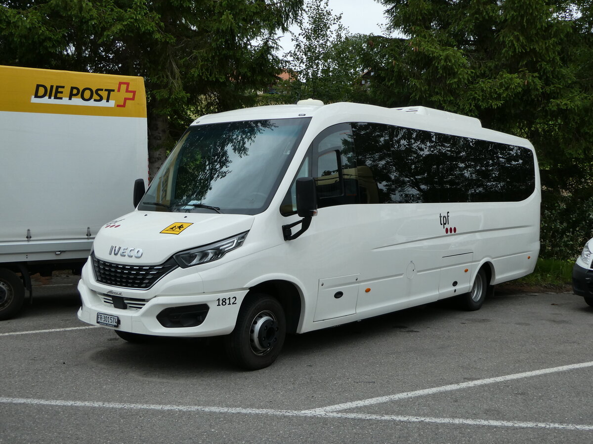 (252'203) - TPF Fribourg - Nr. 1812/FR 301'574 - Iveco/Ferqui am 1. Juli in Le Mouret, Iveco