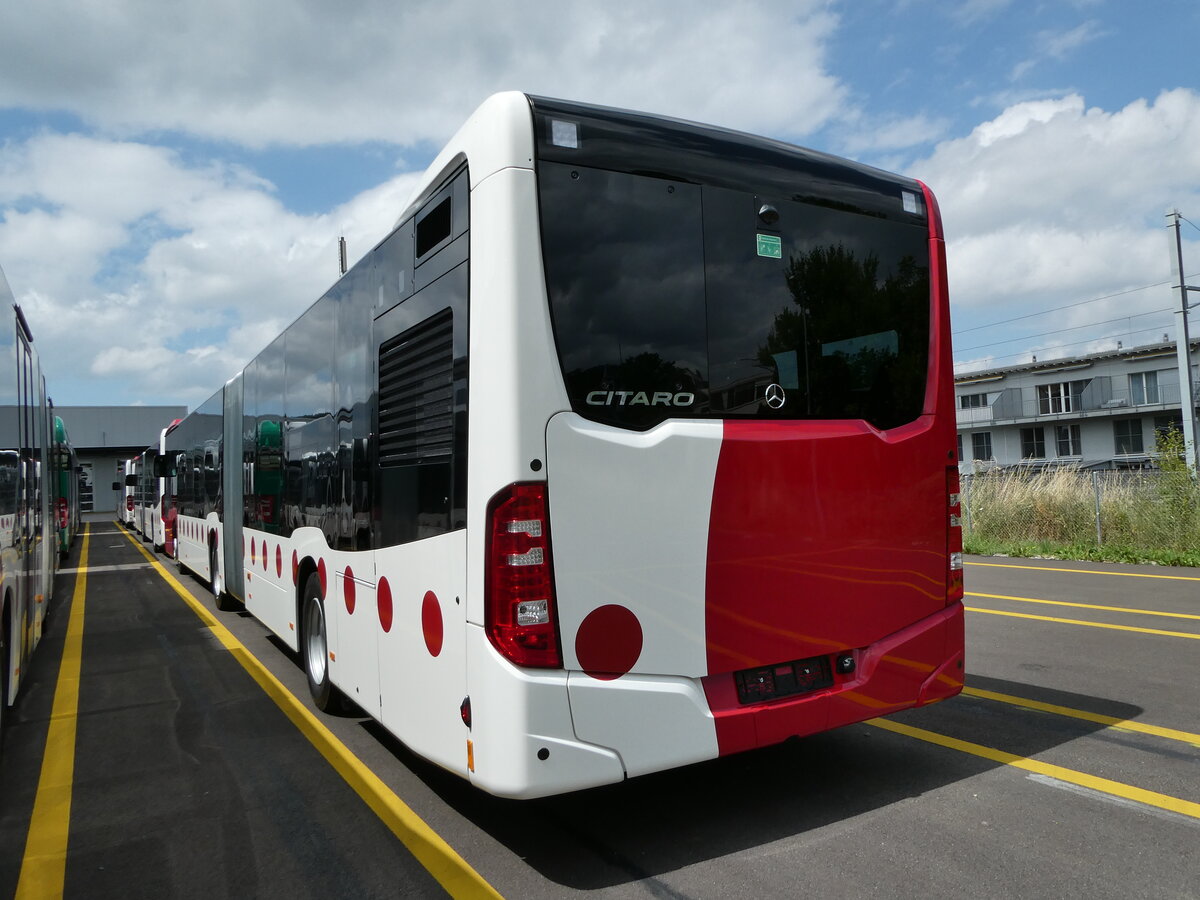 (252'286)  TPF Fribourg - (617'876) - Mercedes am 2. Juli 2023 in Winterthur, EvoBus