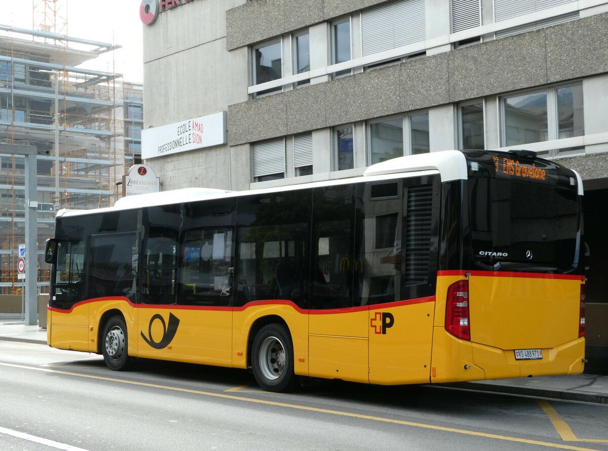 (252'455) - PostAuto Wallis - Nr. 45/VS 488'971/PID 10'616 - Mercedes am 8. Juli 2023 beim Bahnhof Sion