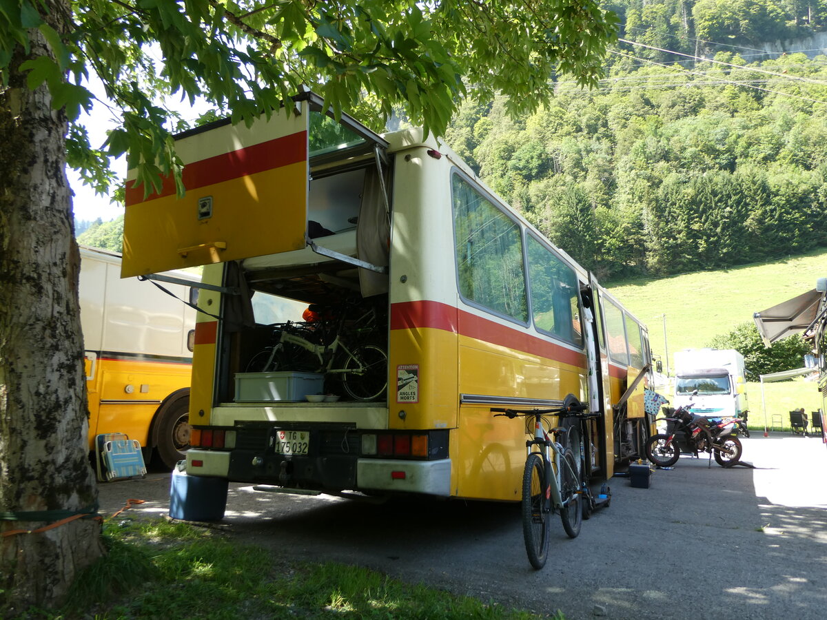 (254'003) - Schr, Ettenhausen - TG 175'032 - Saurer/R&J (ex Zimmermann, Kerns; ex Amstein, Willisau) am 19. August 2023 in Hoch-Ybrig, Talstation Weglosen