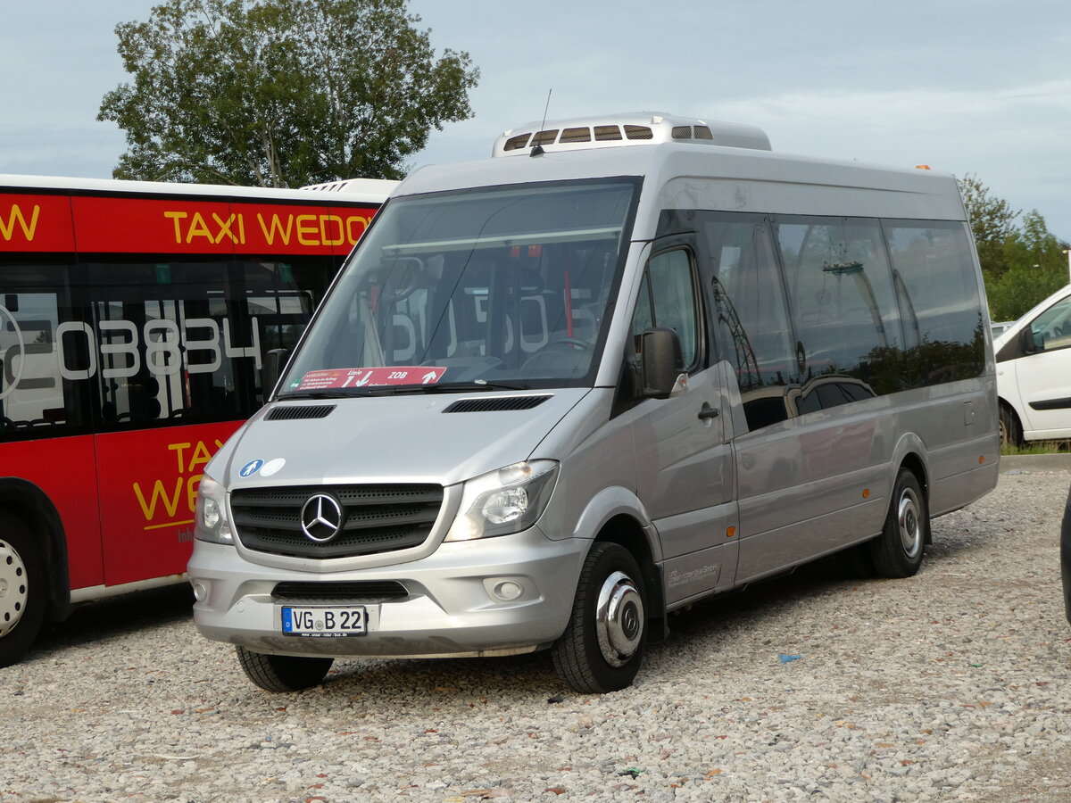 (254'399) - Unser Roter Bus, Ueckermnde - VG-B 22 - Mercedes am 30. August 2023 in Greifswald, City Automobile