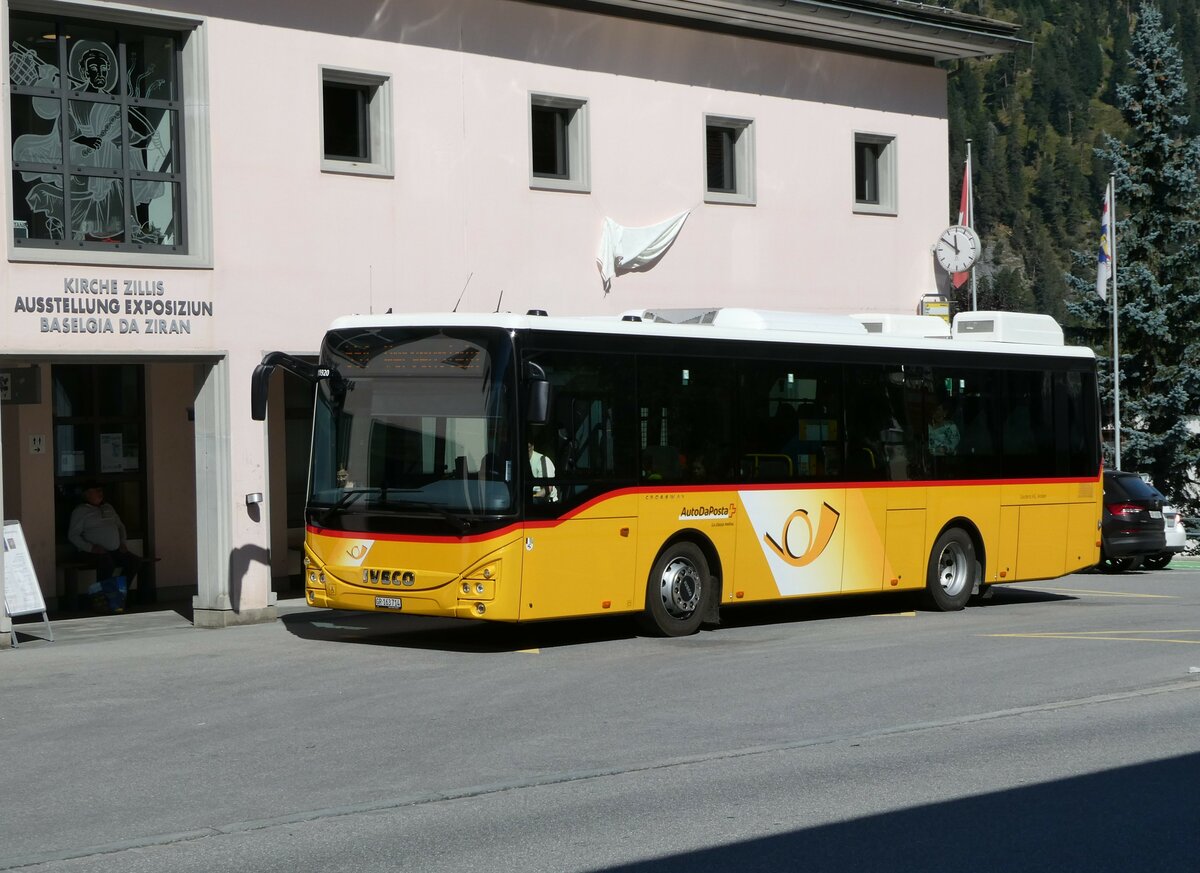 (254'887) - Gaudenz, Andeer - GR 163'714/PID 11'920 - Iveco am 8. September 2023 in Zillis, Dorf