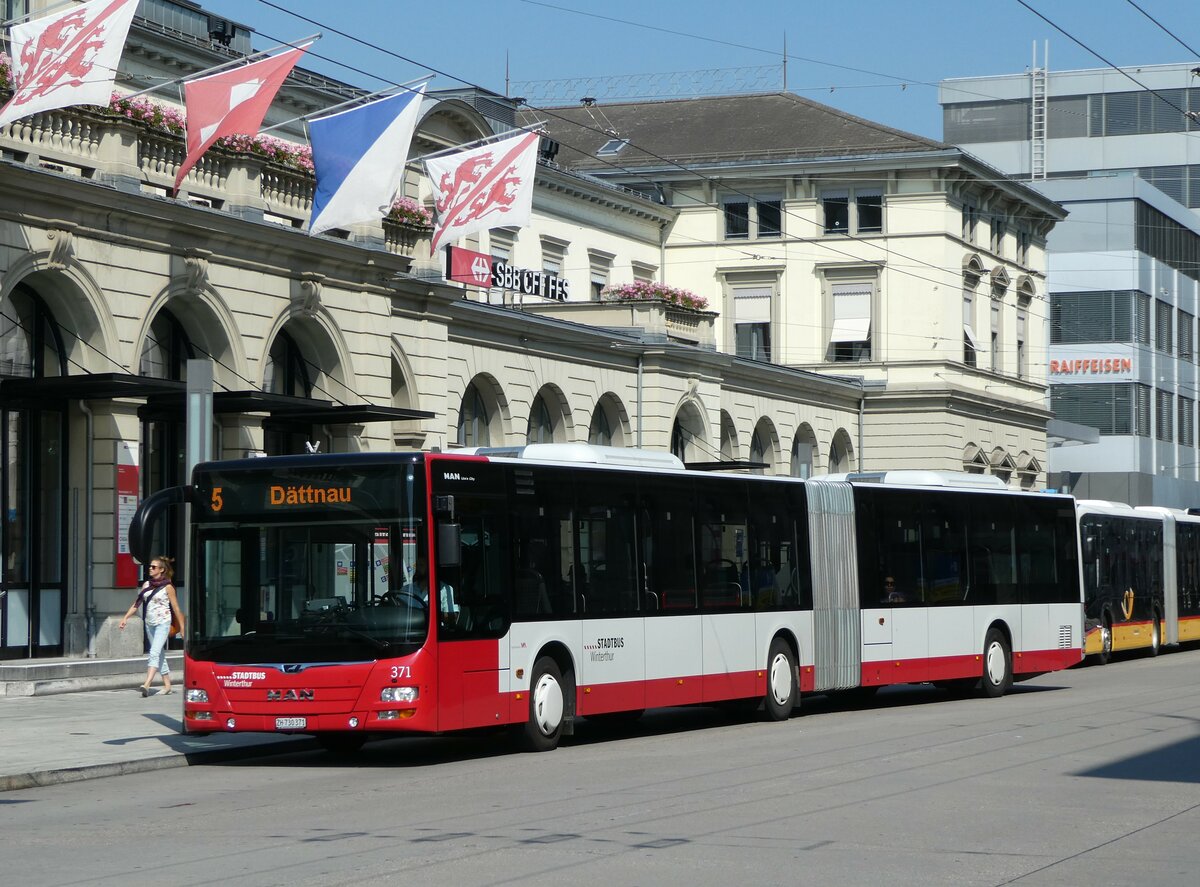 (255'002) - SW Winterthur - Nr. 371/ZH 730'371 - MAN am 9. September 2023 beim Hauptbahnhof Winterthur