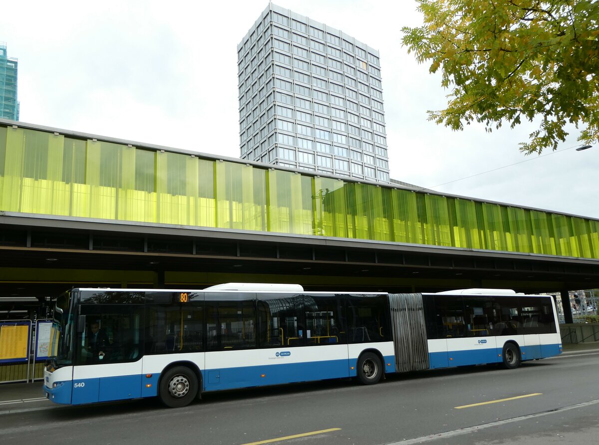 (256'295) - VBZ Zrich - Nr. 540/ZH 730'540 - Neoplan am 21. Oktober 2023 beim Bahnhof Zrich Oerlikon