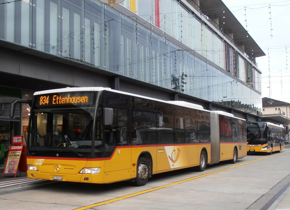 (257'637) - PostAuto Ostschweiz - TG 158'076/PID 5504 - Mercedes (ex PostAuto Nordschweiz) am 15. Dezember 2023 beim Bahnhof Frauenfeld