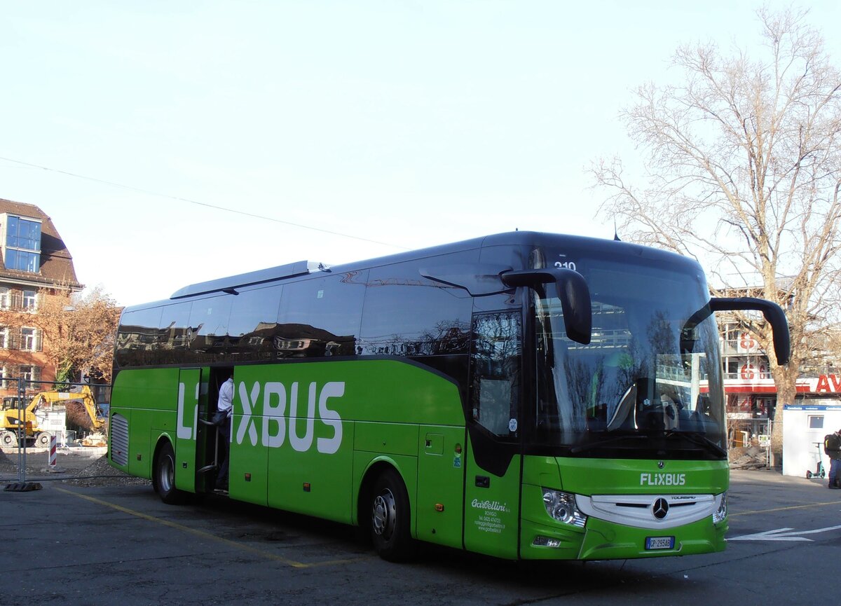 (258'026) - Aus Italien: Garbellini, Rovigo - Nr. 210/GP-293 AB - Mercedes am 23. Dezember 2023 in Zrich, Sihlquai
