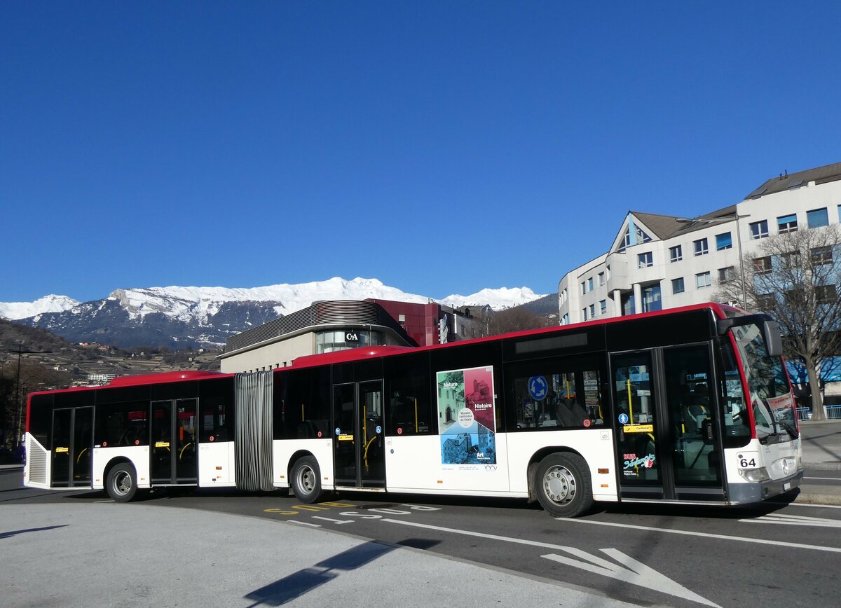 (258'587) - PostAuto Wallis - Nr. 64/VS 12'674/PID 4481 - Mercedes (ex Lathion, Sion Nr. 64) am 11. Januar 2024 beim Bahnhof Sion