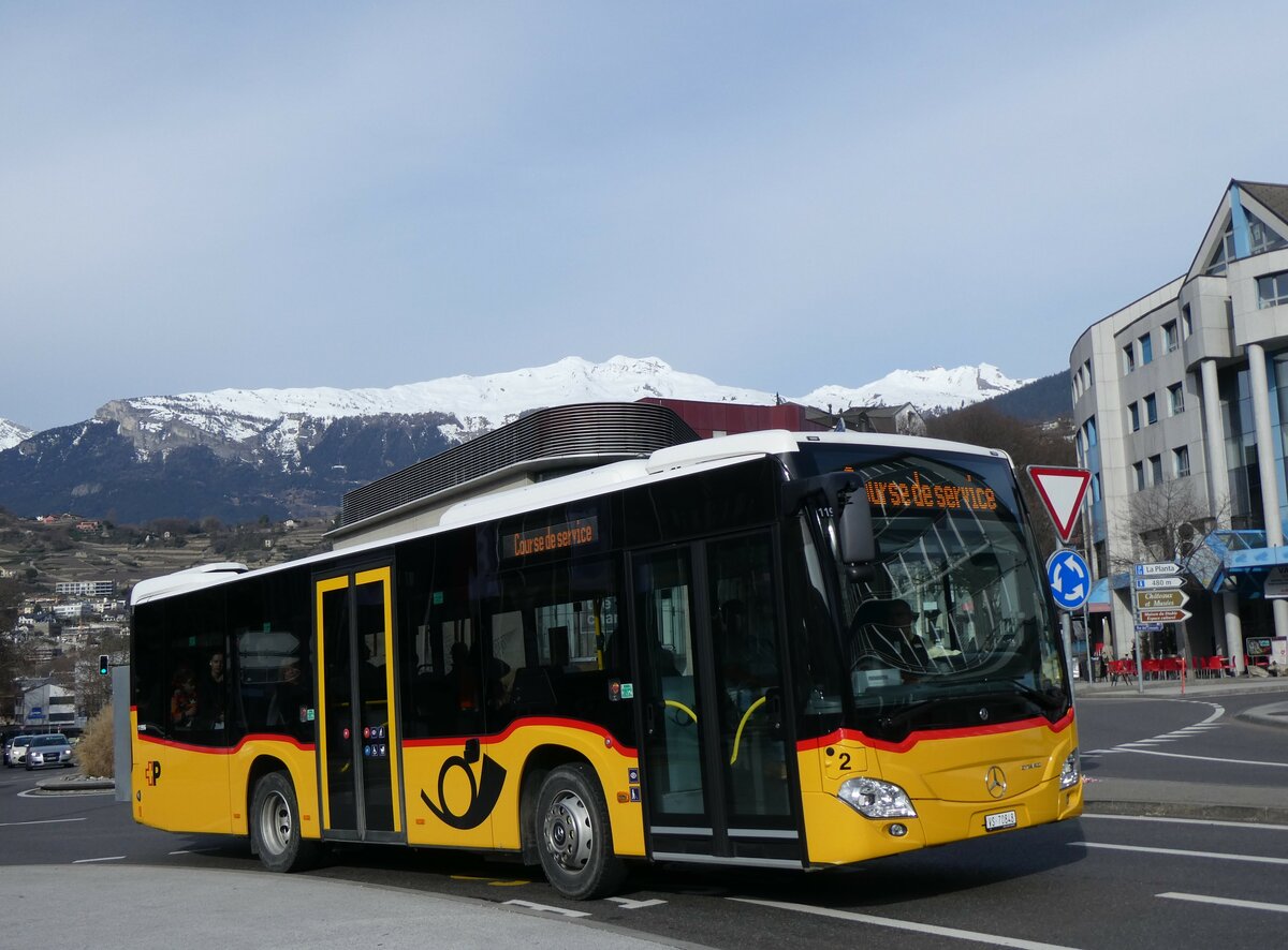 (259'347) - Lathion, Sion - Nr. 2/VS 70'848/PID 11'996 - Mercedes am 16. Februar 2024 beim Bahnhof Sion