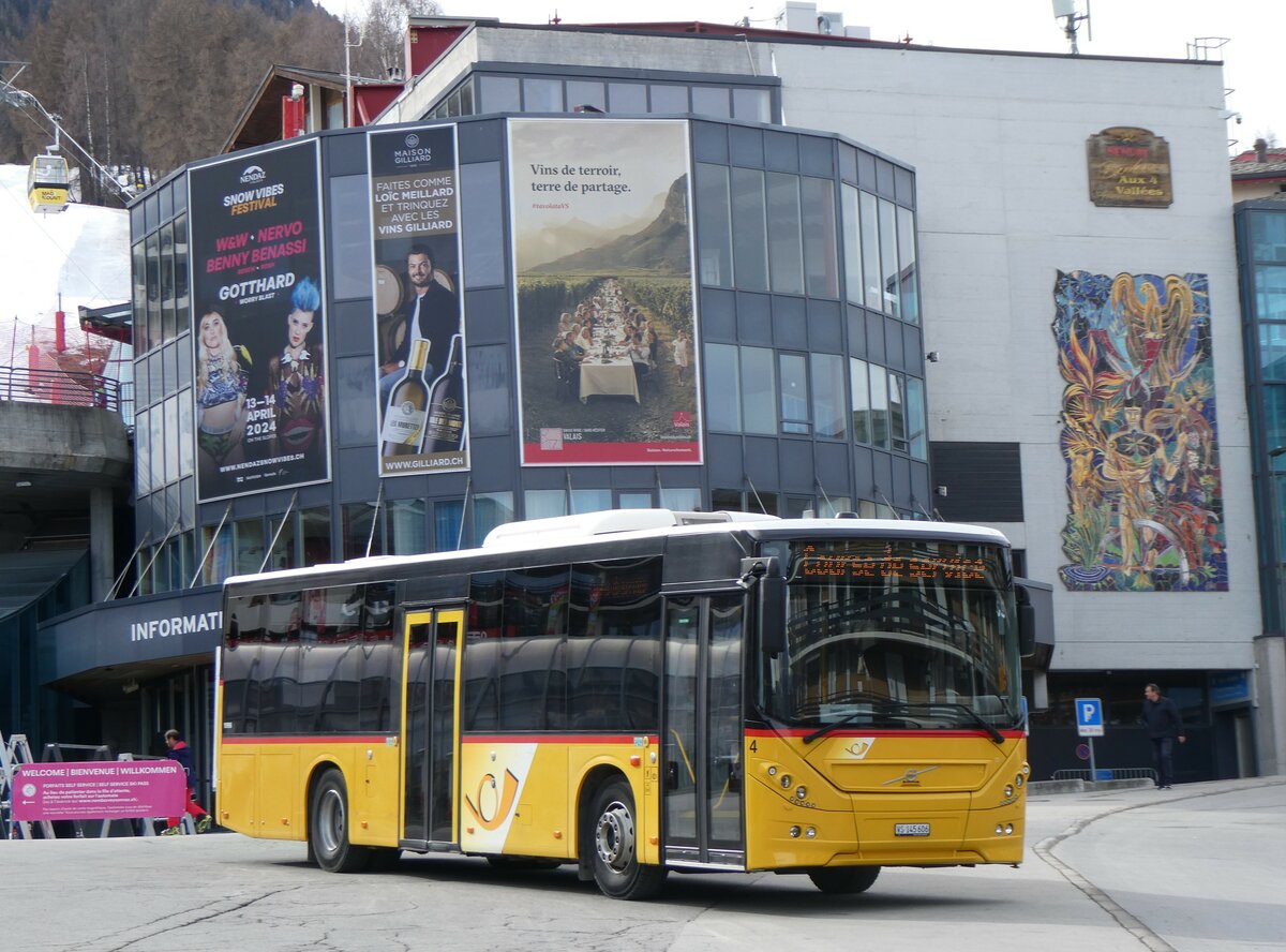 (259'354) - Lathion, Sion - Nr. 4/VS 145'606/PID 10'998 - Volvo am 16. Februar 2024 in Haute-Nendaz, Tlcabine