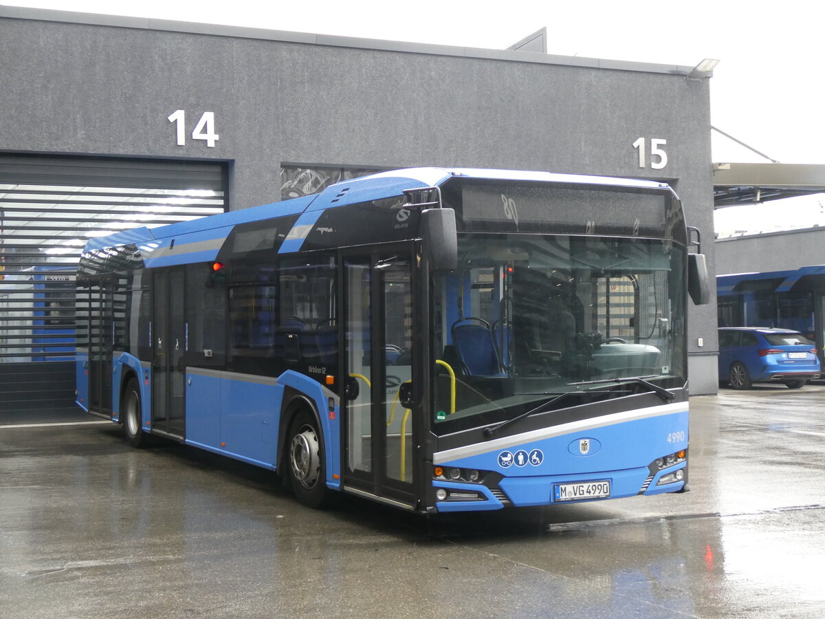 (261'491) - MVG Mnchen - Nr. 4990/M-VG 4990 - Solaris am 15. April 2024 in Moosach, Betriebshof