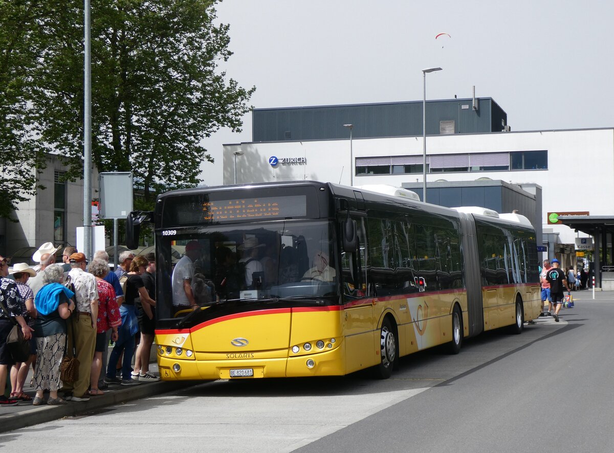 (264'104) - PostAuto Bern - Nr. 10'309/BE 820'681/PID 10'309 - Solaris (ex Nr. 681) am 29. Juni 2024 beim Bahnhof Interlaken Ost