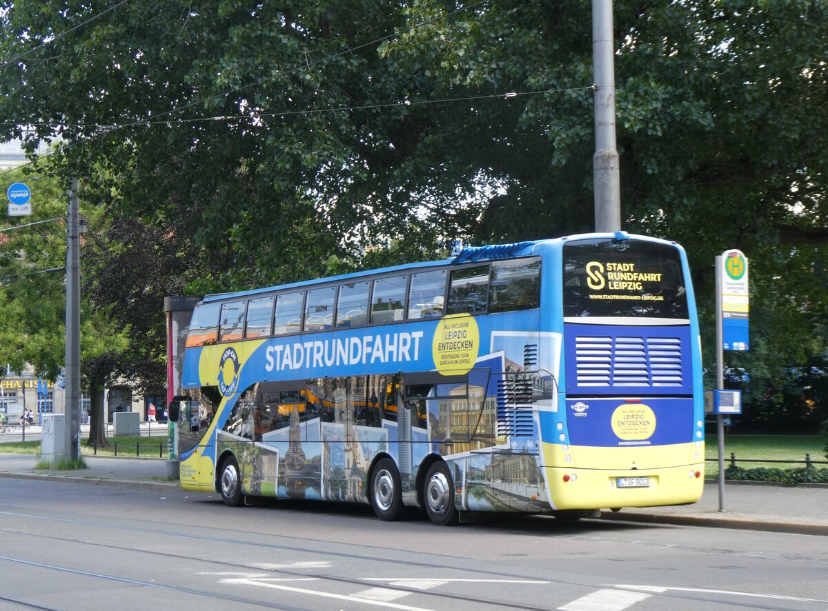 (264'464) - Stadtrundfahrt, Leipzig - L-SF 8013 - Ayats am 9. Juli 2024 beim Hauptbahnhof Leipzig