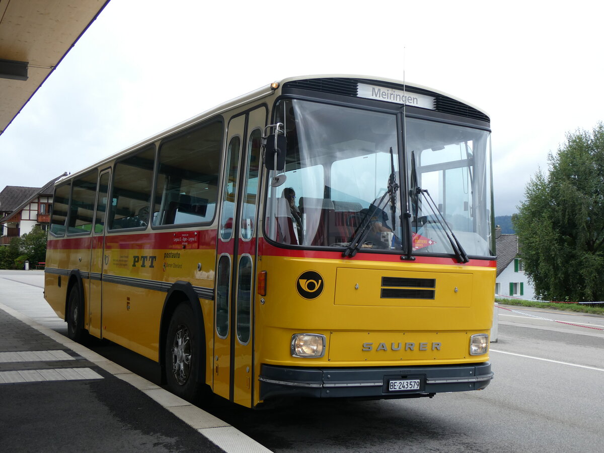 (265'920) - Krummenacher, Zillis - Nr. 74/BE 243'579 - Saurer/R&J (ex AVG Meiringen Nr. 74/PID 10'683; ex PostAuto Berner Oberland; ex P 24'357) am 18. August 2024 beim Bahnhof Biglen