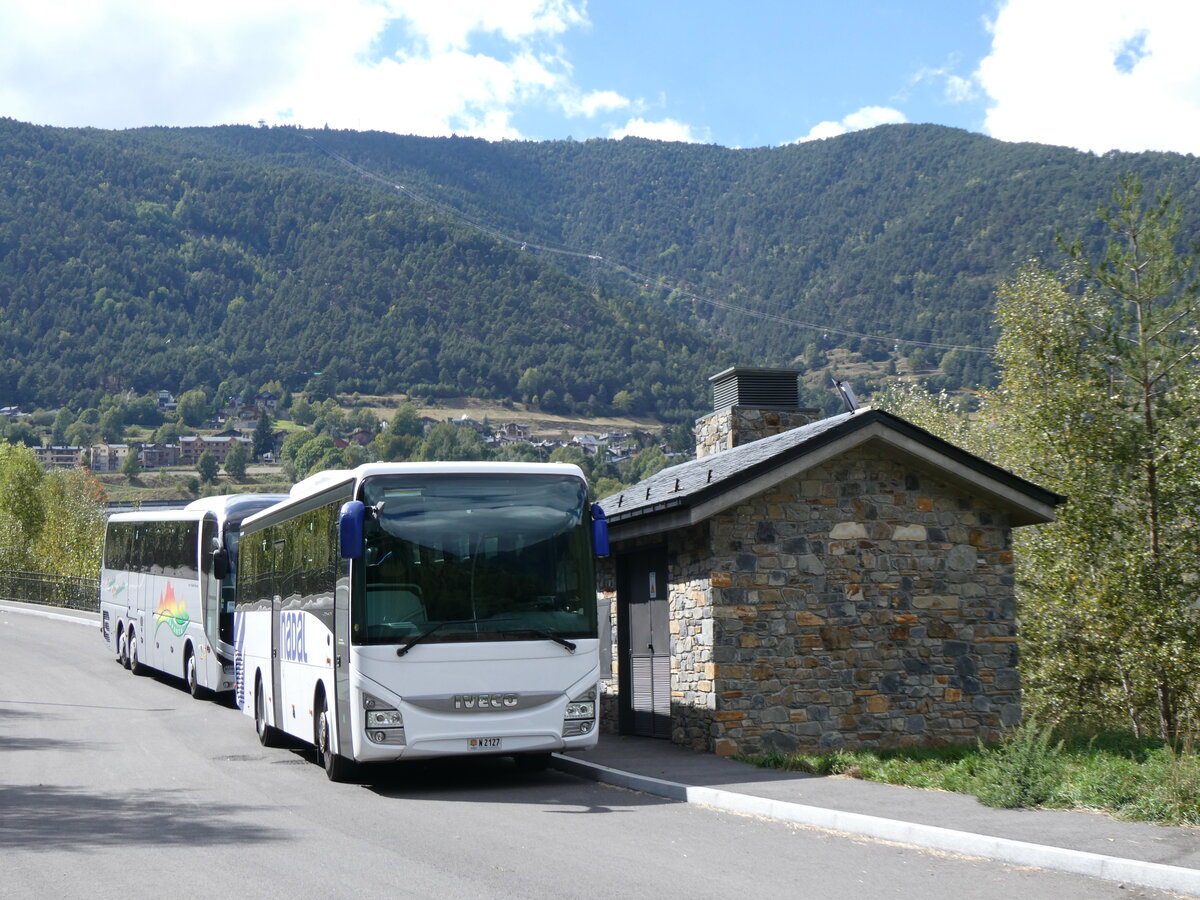 (267'316) - Nadal, Andorra la Vella - N2127 - Iveco am 19. September 2024 in La Massana, Carparkplatz