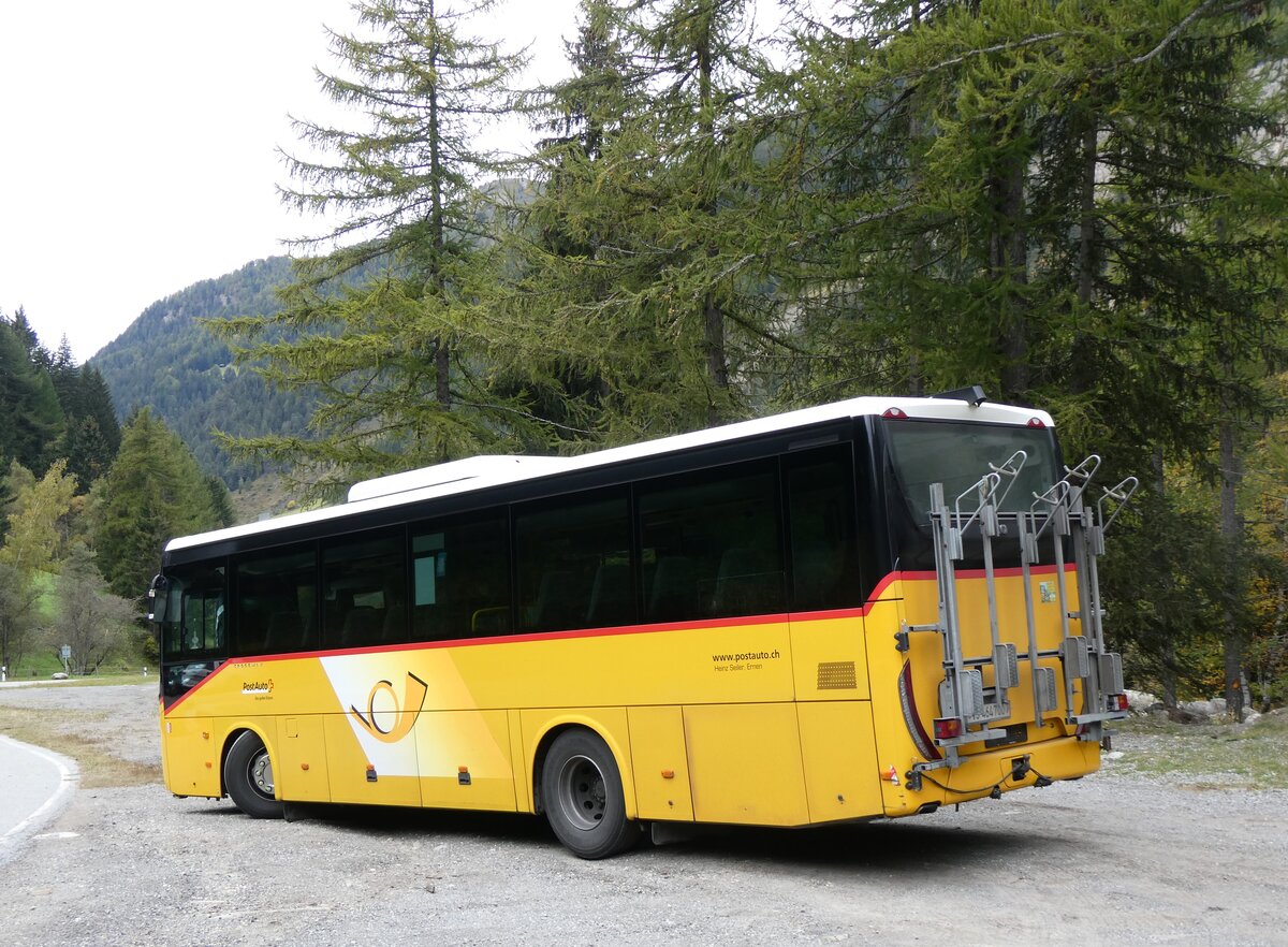 (267'767) - Seiler, Ernen - VS 464'700/PID 10'742 - Iveco (ex PostAuto Wallis) am 6. Oktober 2024 in Binn, Fld