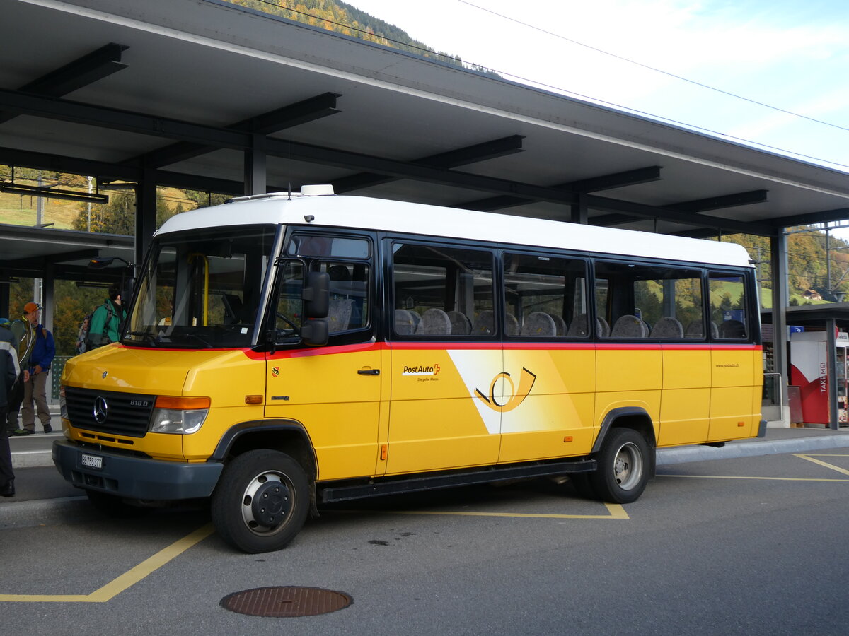 (267'990) - PostAuto Bern - BE 755'377/PID 5683 - Mercedes/Kuster am 12. Oktober 2024 beim Bahnhof Reichenbach