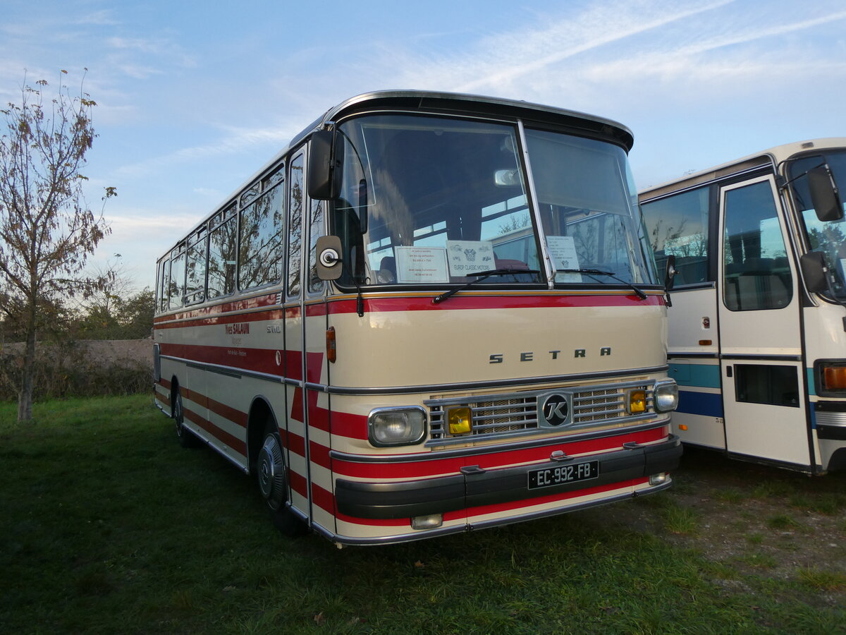 (268'505) - Salaun, Pont-de-Buis (ECM) - EC 992 FB - Setra am 25. Oktober 2024 in Kintzheim, Cigoland