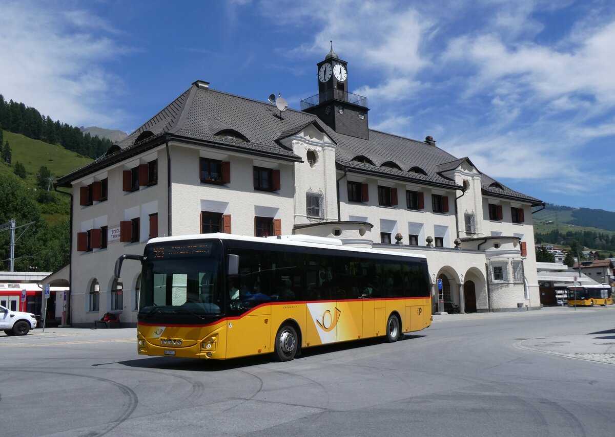 (276'908) - PostAuto Graubnden - GR 179'713/PID 11'282 - Iveco am 18. Juni 2025 beim Bahnhof Scuol-Tarasp