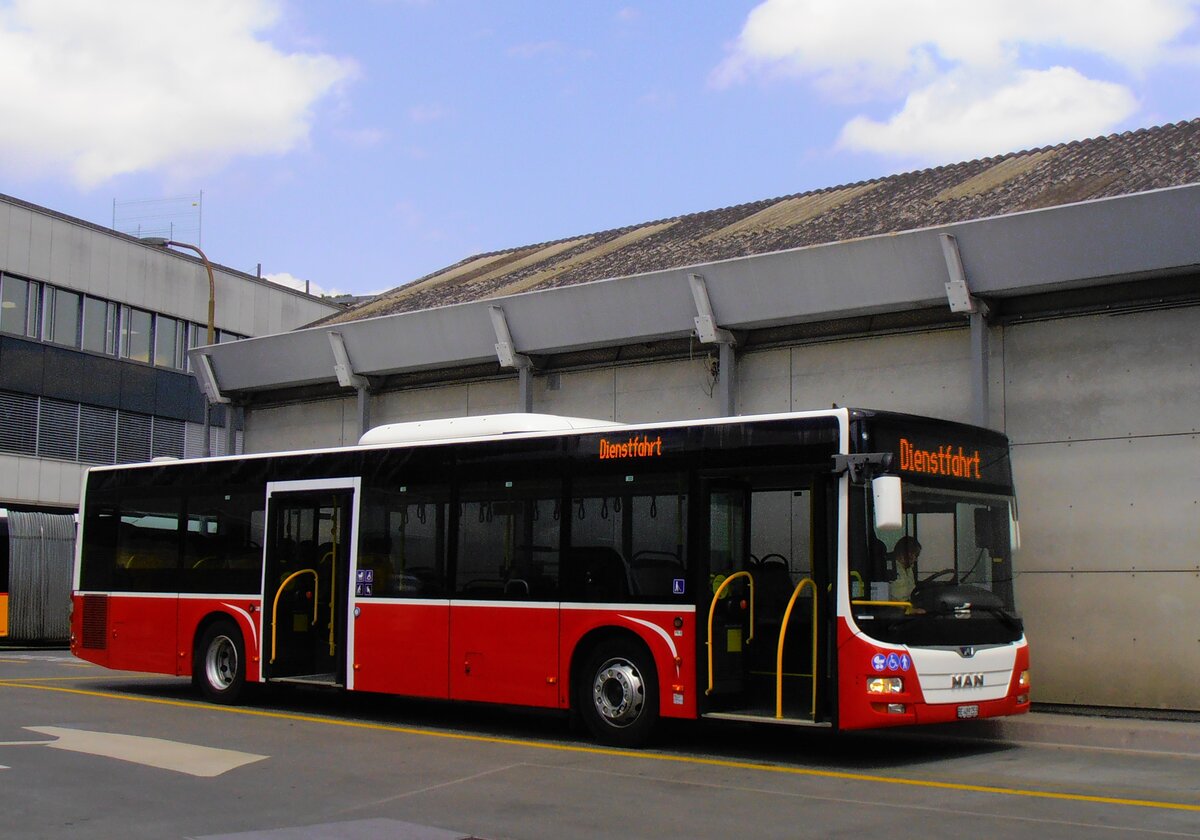 (277'550) - PostAuto Bern - BE 489'253/PID 12'334 - MAN (ex BE 535'079; Dr. Richard, A-Wien Nr. 1420) am 4. Juli 2025 in Bern, Postautostation