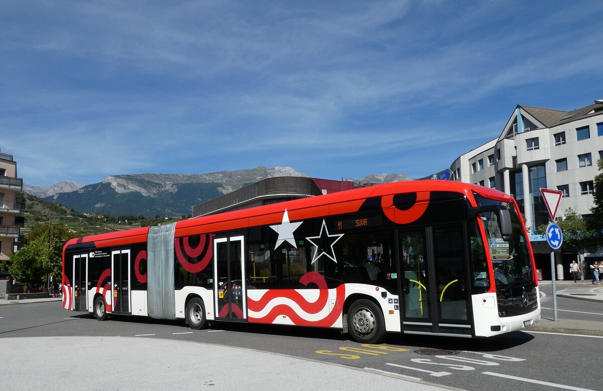 (279'956) - PostAuto Wallis - Nr. 141/VS 574'973/PID 12'141 - eMercedes am 6. September 2025 beim Bahnhof Sion
