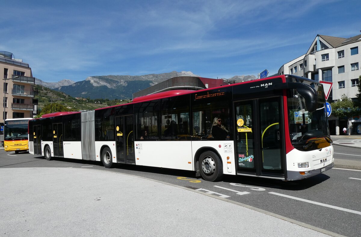 (279'958) - PostAuto Wallis - Nr. 61/VS 26'738/PID 5096 - MAN (ex Lathion, Sion Nr. 61) am 6. September 2025 beim Bahnhof Sion
