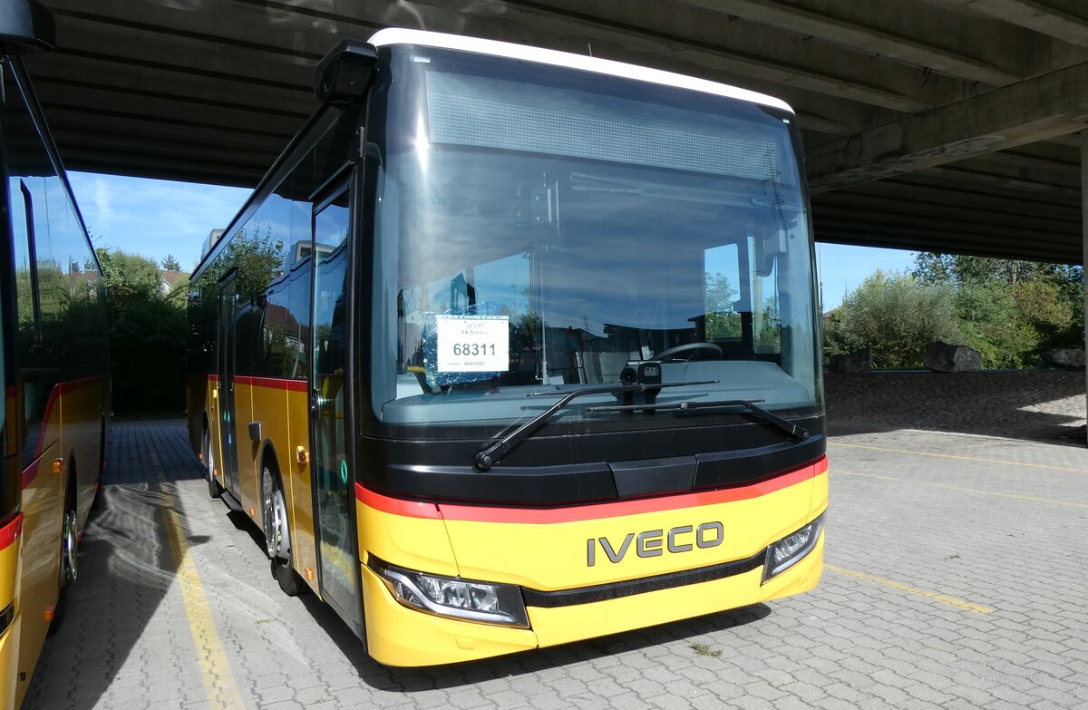 (280'002) - PostAuto Graubnden - PID 12'379 - Iveco am 6. September 2025 in Kerzers, Murtenstrasse