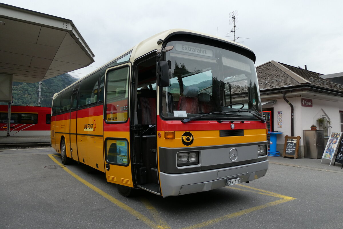 (280'080) - Buzzi, Bern - BE 910'789 - Mercedes (ex Mattli, Wassen/PID 2295) am 8. September 2025 beim Bahnhof Disentis