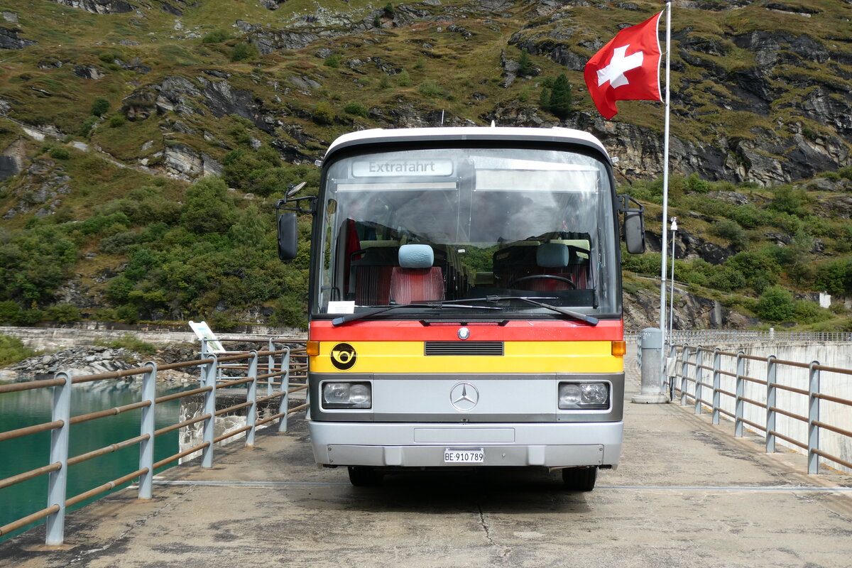 (280'143) - Buzzi, Bern - BE 910'789 - Mercedes (ex Mattli, Wassen/PID 2295) am 9. September 2025 in Zervreila, Staumauer