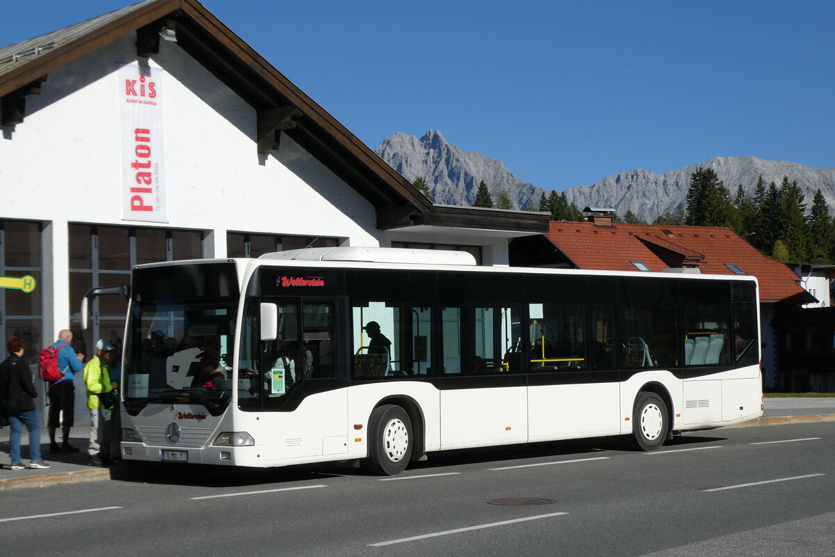 (280'507) - Wetterstein, Leutasch - IL XL 11 - Mercedes am 18. September 2025 in Seefeld, Mnchnerstr. Kreisverkehr