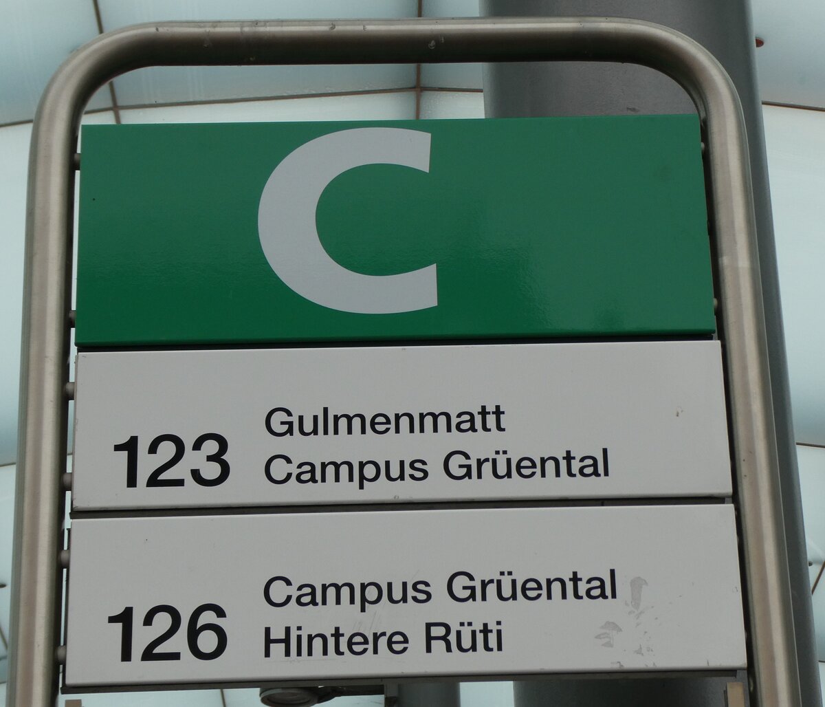 (280'724) - AHW-Haltestellenschild - Wdenswil, Bahnhof - am 27. September 2025