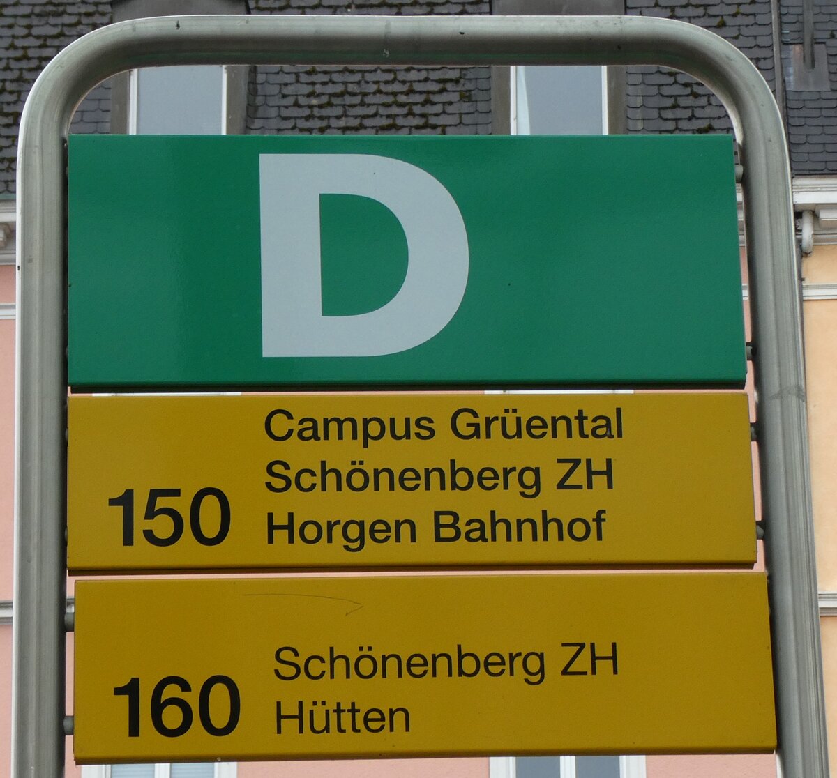 (280'725) - PostAuto-Haltestellenschild - Wdenswil, Bahnhof - am 27. September 2025