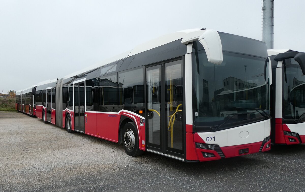 (281'967) - Intertours, Domdidier - Nr. 671 - Solaris (ex PostBus/A BD 15'715) am 1. November 2025 in Domdidier, Garage