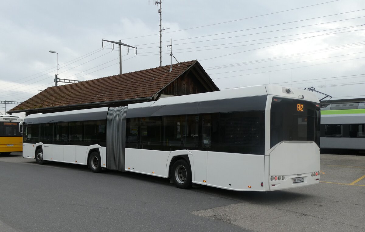(282'020) - Intertours, Domdidier - Nr. 461/FR 300'461 - Solaris (ex PostBus/A BD 15'719) am 1. November 2025 beim Bahnhof INs