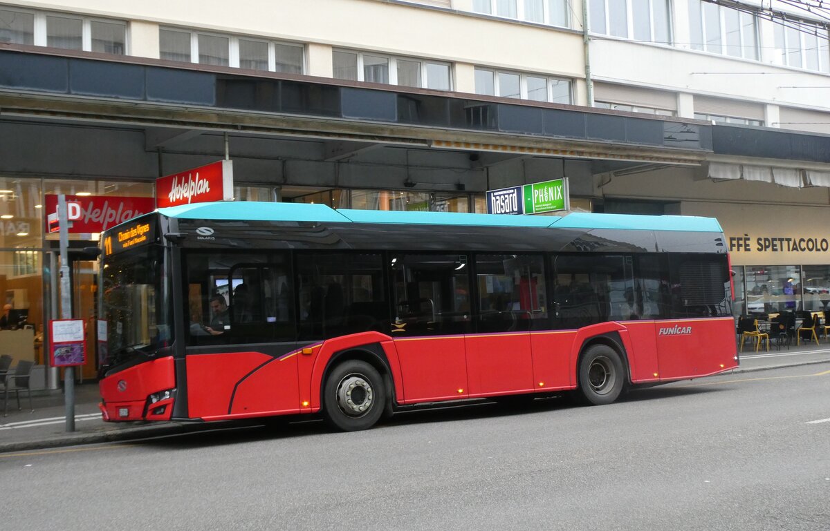 (282'733) - Funi-Car, Biel - Nr. 4/BE 107'904 - Solaris am 4. Dezember 2025 beim Bahnhof Biel