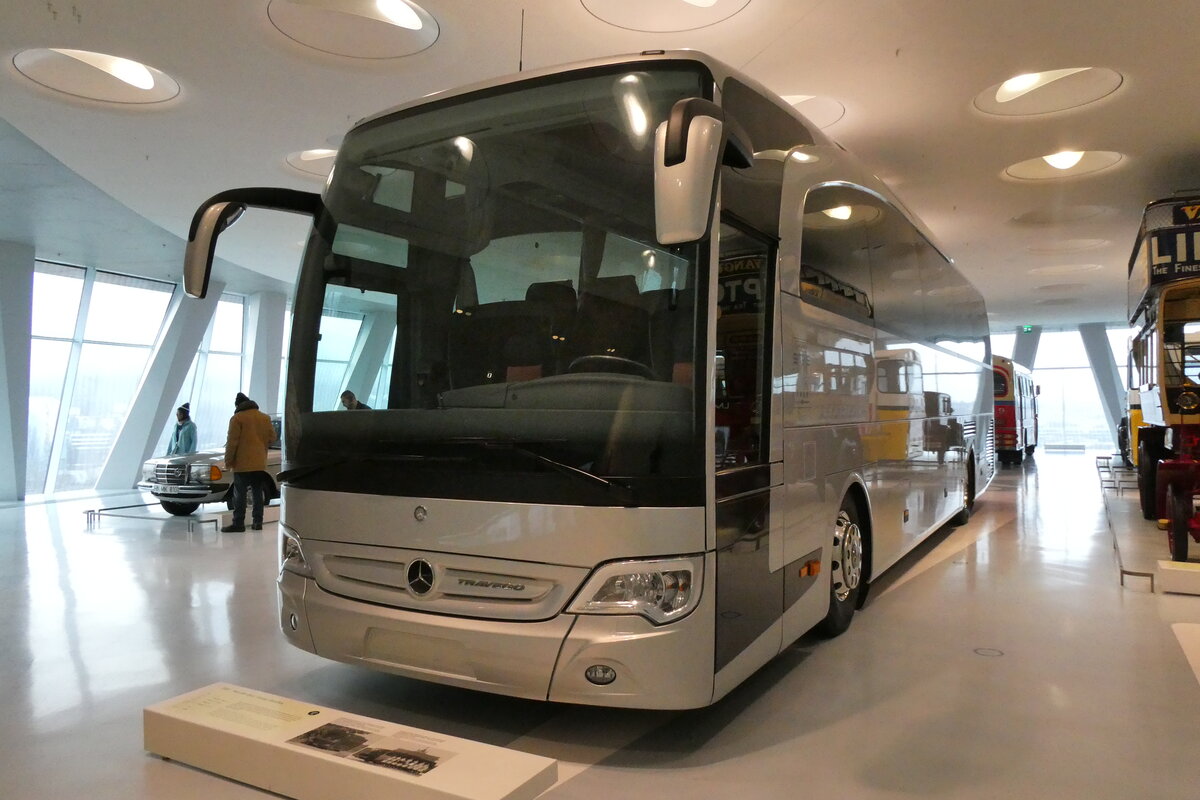 (282'955) - Mercedes-Benz Museum, Stuttgart - Mercedes am 11. Dezember 2025 in Stuttgart, Mercedes-Benz Museum