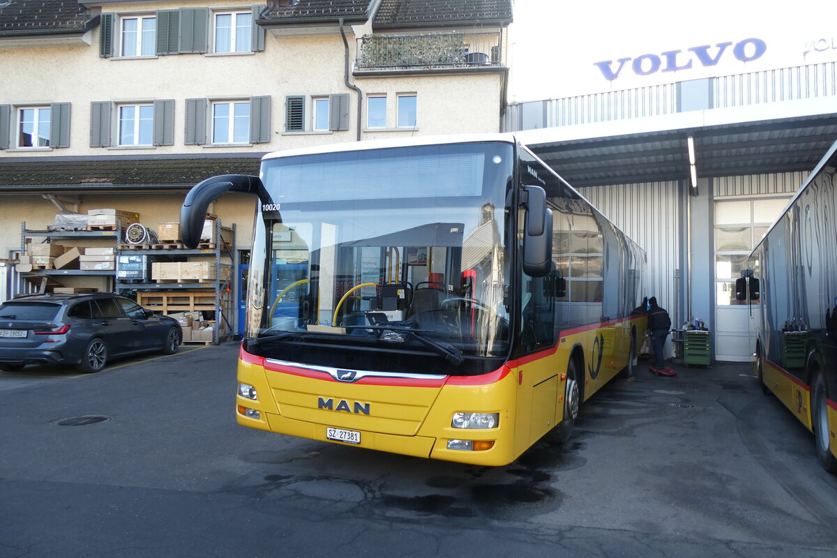 (283'115) - PostAuto Ostschweiz - SZ 27'381/PID 10'020 - MAN (ex Kistler, Reichenburg) am 12. Dezember 2025 in Schmerikon, Thomann