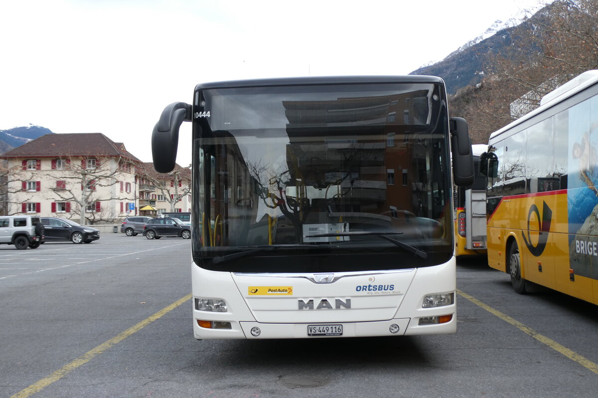 (283'446) - PostAuto Wallis - VS 449'116/PID 10'444 - MAN am 23. Dezember 2025 in Brig, Garage
