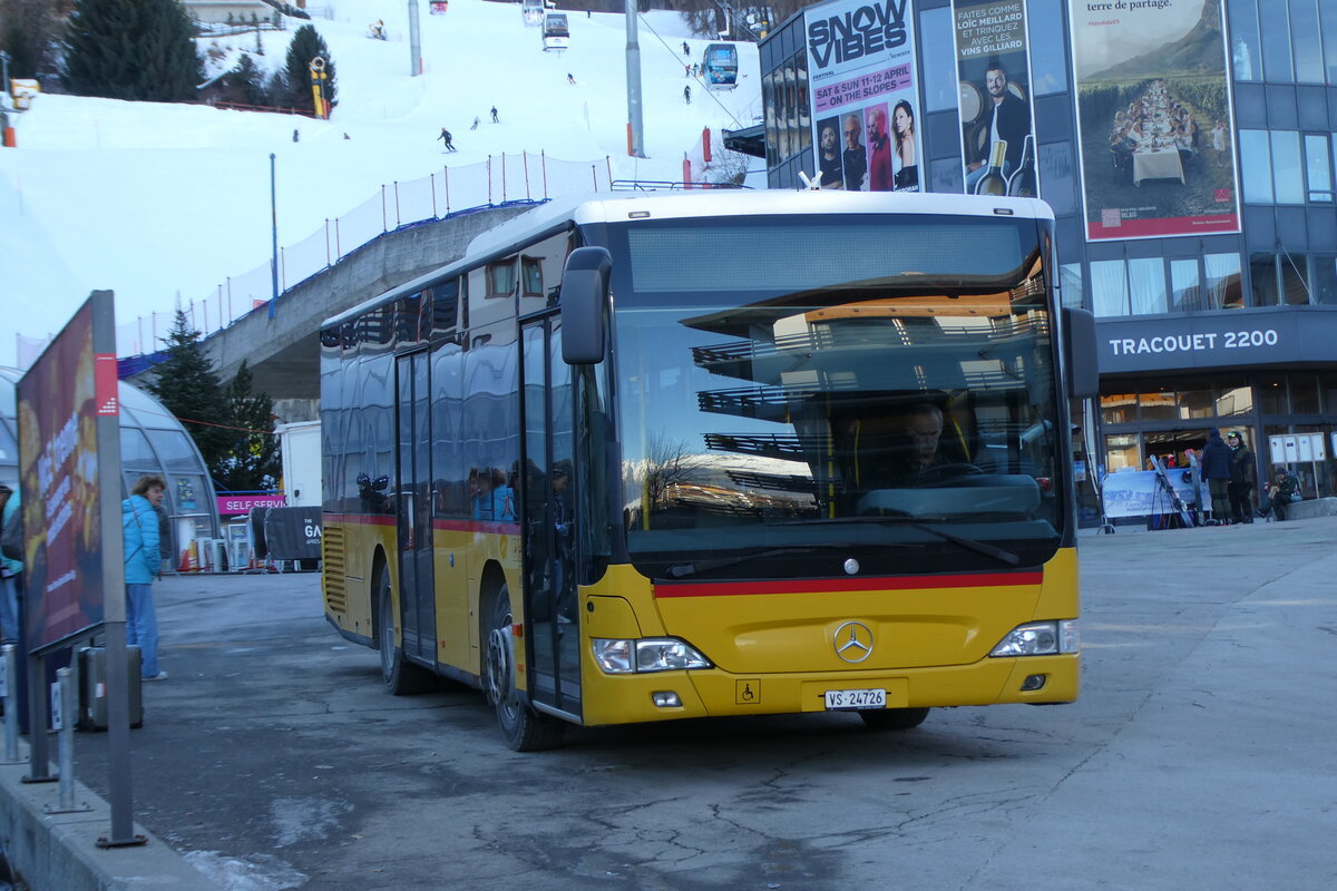 (283'582) - Lathion, Sion - Nr. 5/VS 24'726/PID 4919 - Mercedes (ex PostAuto Bern) am 30. Dezember 2025 in Haute-Nendaz, T�l�cabine