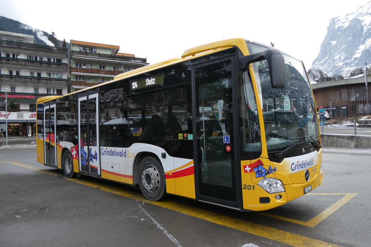 (283'647) - GrindelwaldBus, Grindelwald - Nr. 201/BE 905'201 - Mercedes am 2. Januar 2026 beim Bahnhof Grindelwald
