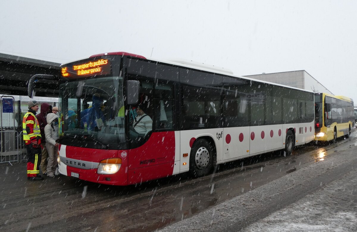 (283'851) - Wieland, Murten - Nr. 58/FR 300'636 - Setra am 10. Januar 2026 beim Bahnhof Frutigen