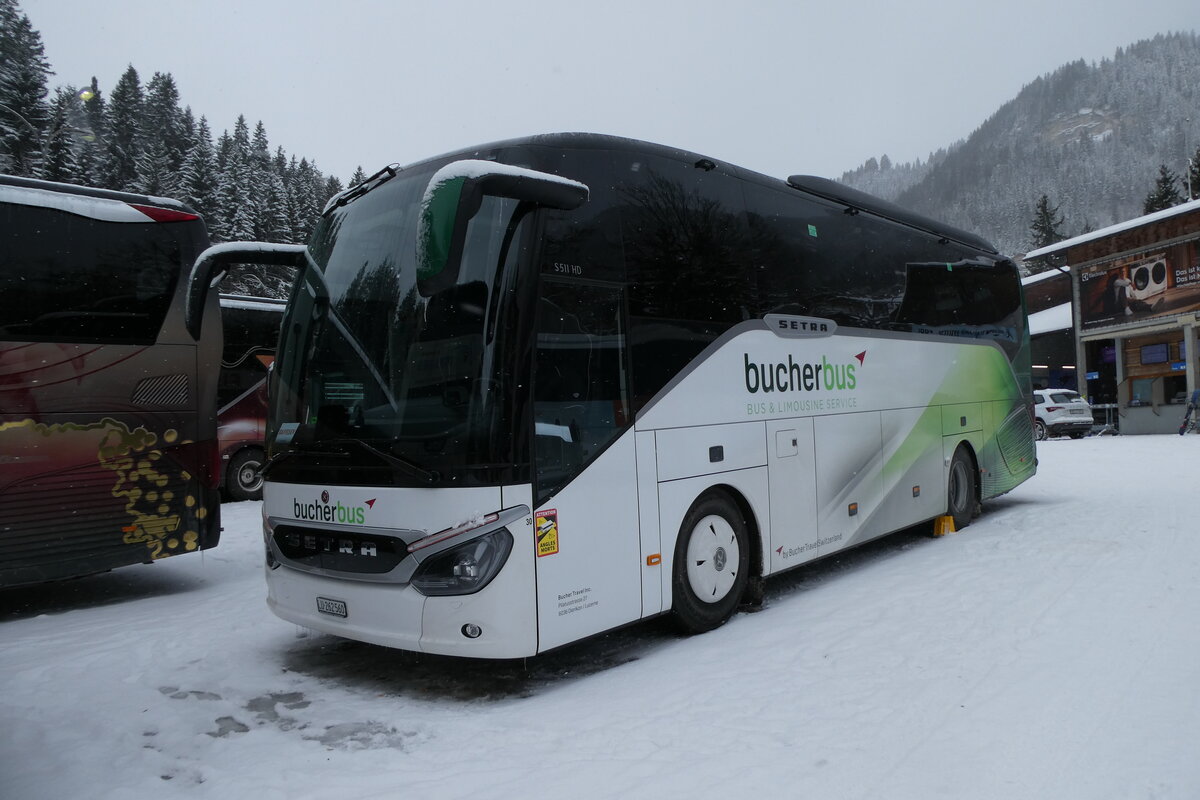 (284'004) - Bucher, Dierikon - LU 262'560 - Setra am 10. Januar 2026 in Adelboden, ASB