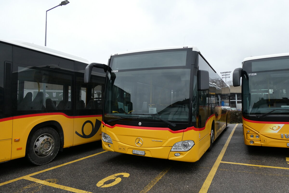 (284'503) - CarPostal Ouest - VD 607'890/PID 10'989 - Mercedes (ex JU 43'869) am 31. Januar 2026 in Yverdon, Garage