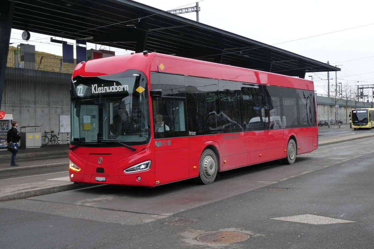 (284'534) - Bernmobil, Bern - Nr. 106/BE 137'106 - eIrizar am 31. Januar 2026 beim Bahnhof Bern Br�nnen ---------westside