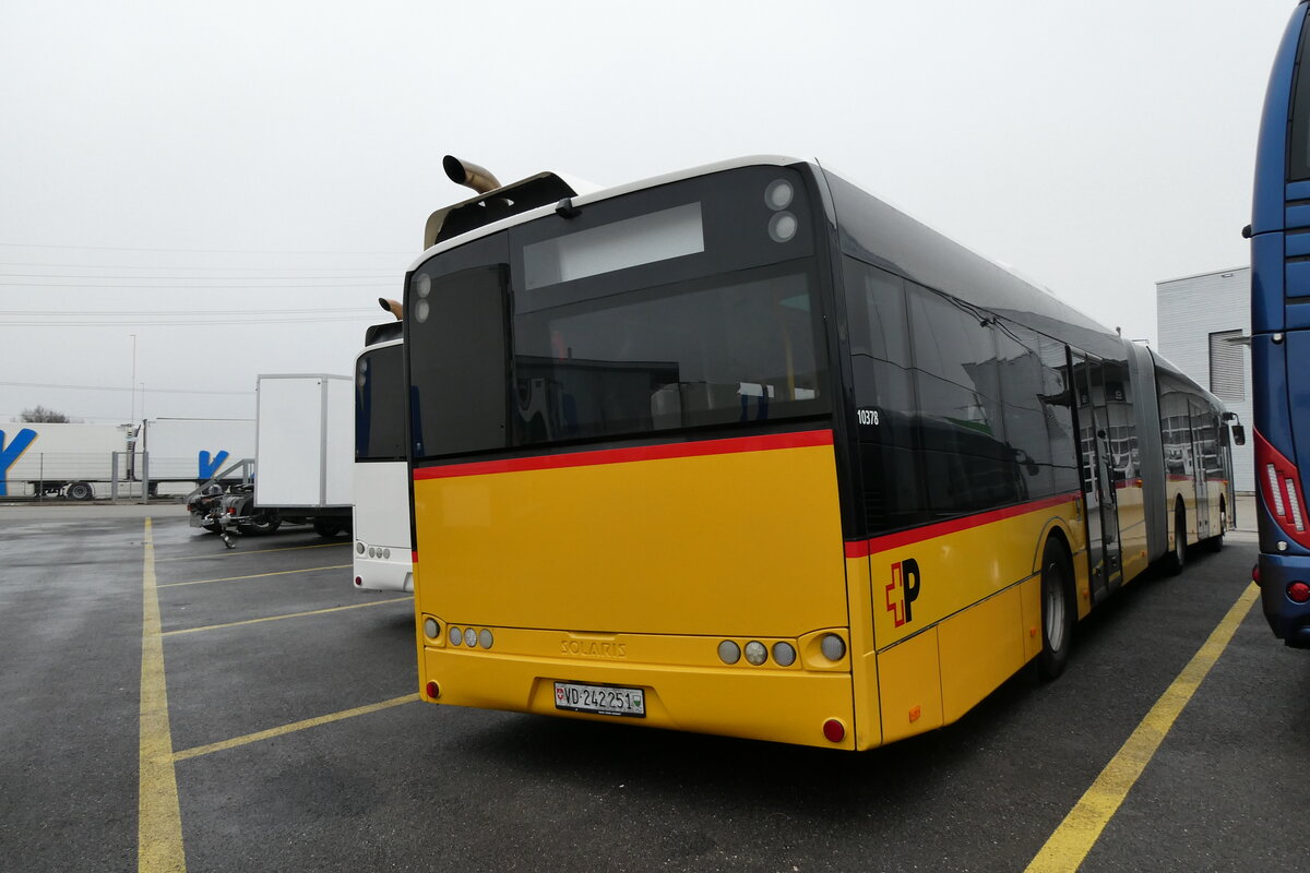 (284'763) - CarPostal Ouest - VD 242'251/PID 10'378 - Solaris (ex TPB, S�deilles) am 7. Februar 2026 in Kerzers, Interbus
