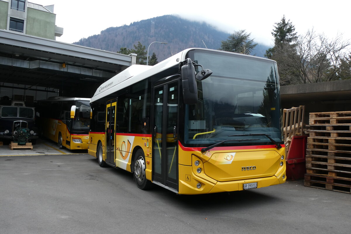 (284'897) - PostAuto Graub�nden - GR 190'013/PID 11'899 - eHeuliez-Iveco (ex Gessinger, Bad Ragaz) am 14. Februar 2026 in Chur, Garage 