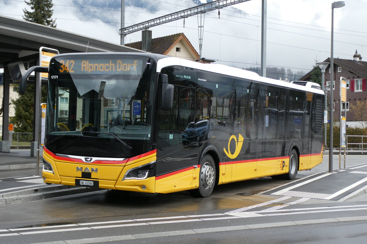 (284'955) - PostAuto Zentralschweiz - OW 41'566/PID 12'171 - MAN am 20. Februar 2026 beim Bahnhof Sarnen