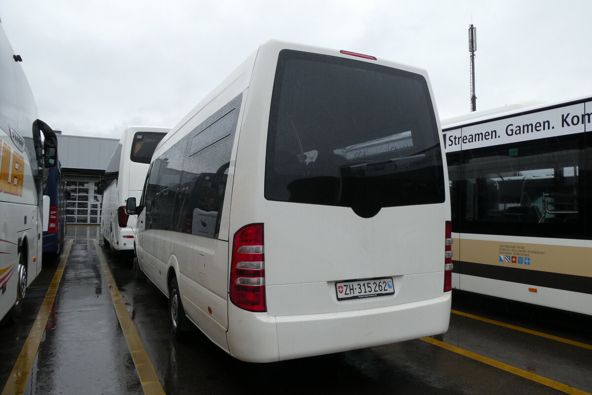 (284'992) - AZZK Zollikon - Nr. 62/ZH 315'262 - Mercedes am 21. Februar 2026 in Winterthur, Daimler Buses