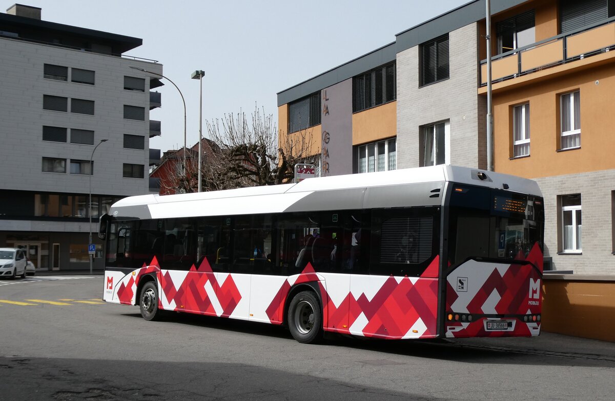 (285'243) - CarPostal Ouest - JU 36'566/PID 11'752 - Solaris am 6. M�rz 2026 beim Bahnhof Moutier