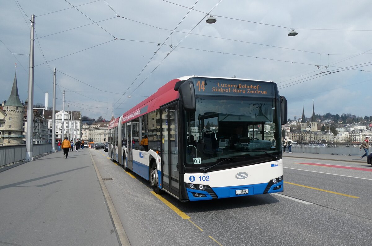(285'699) - VBL Luzern - Nr. 102/LU 15'095 - Solaris am 23. M�rz 2026 in Luzern, Bahnhofbr�cke
