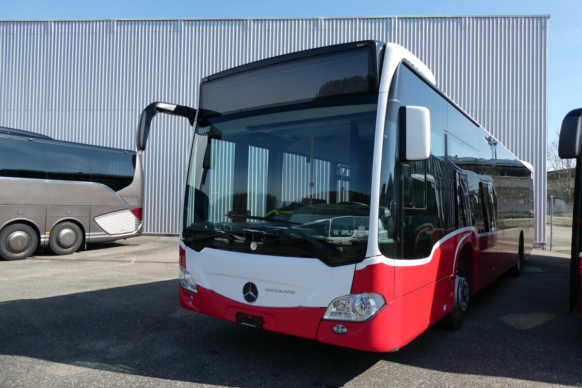 (285'806) - CarPostal Ouest - PID 12'302 - Mercedes (ex Wiener Linien, A-Wien Nr. 8120) am 28. M�rz 2026 in Winterthur, Daimler Buses